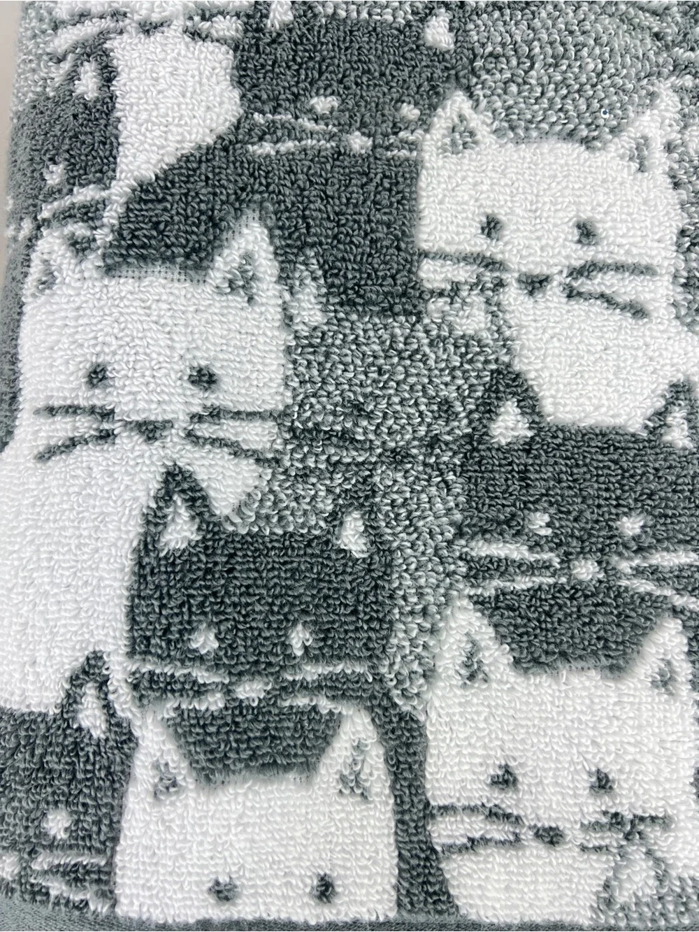 Deborah Connolly Bath Towel Set Gray White Cat Design Cotton Blend 2 Pc NEW